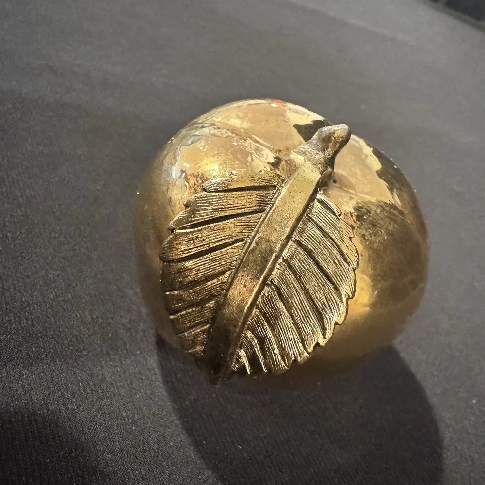 Vintage MCM Heavy Solid Brass Apple w/ Leaf Paperweight 1.1 lbs 2
